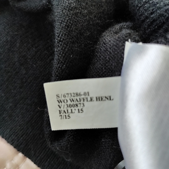 Banana Republic Women's Black Wool blend sweater size M - Picture 6 of 6